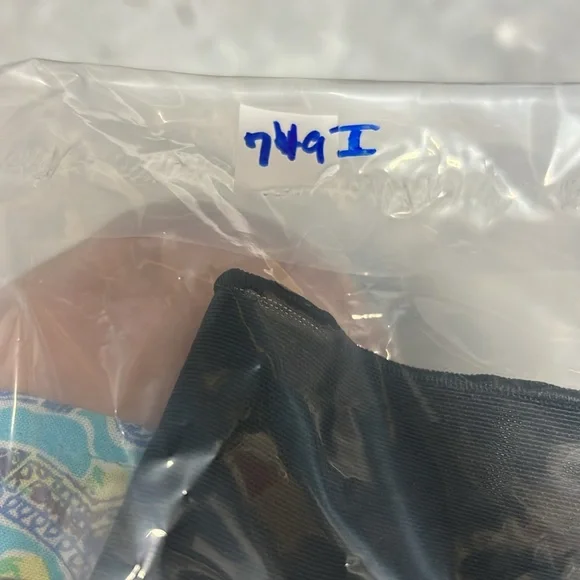 Yitty Mesh Me Black Crop Top. Size XL (749Ii) - Picture 17 of 17